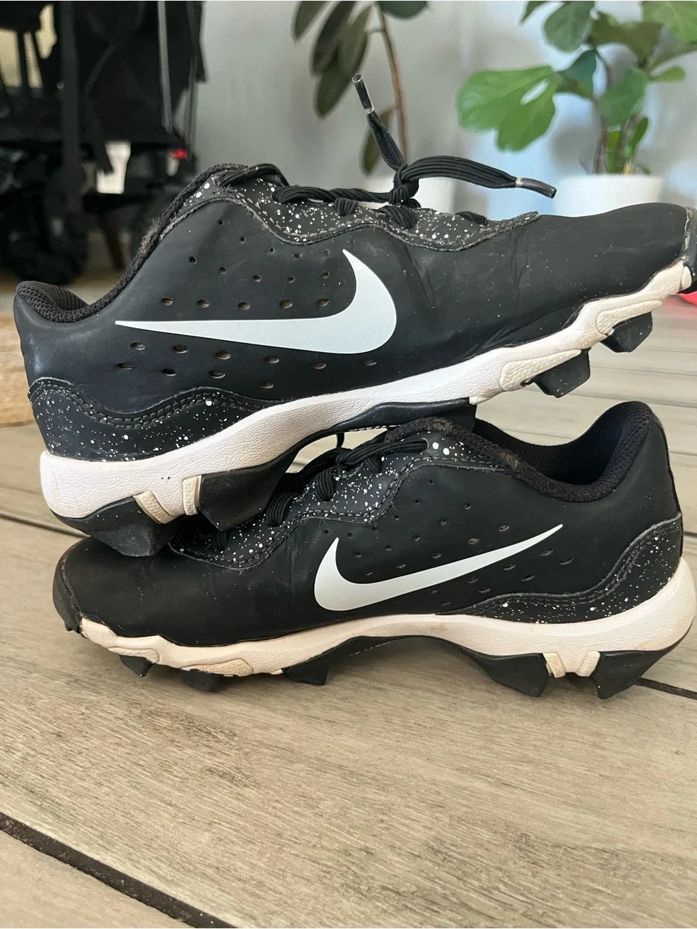 Nike Kids Black & White Baseball Cleats